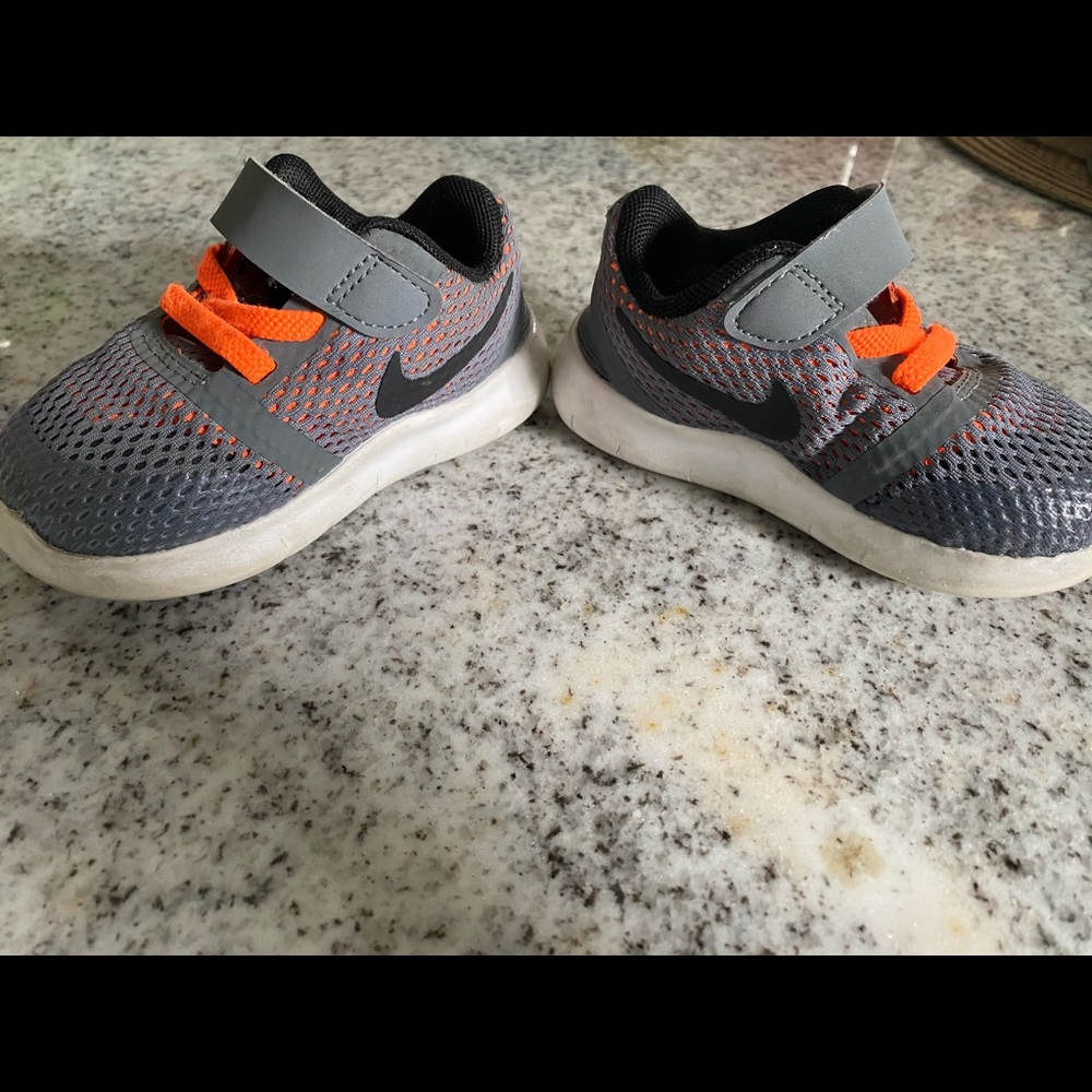 Boy’s Nike Free RN size 5C